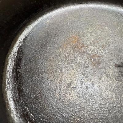 Two Lodge Cast Iron Pans (K-HS)