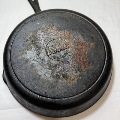 Two Lodge Cast Iron Pans (K-HS)