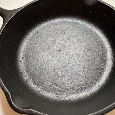 Two Lodge Cast Iron Pans (K-HS)
