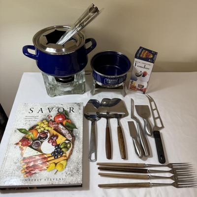 Chantal Cobalt Blue Fondue Set plus Cheese Knives & More (K-HS)