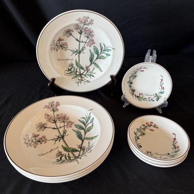 Large Villeroy & Boch ‘Botanica’ Dish Set plus Two ‘French Garden’ Bowls (LR-HS)