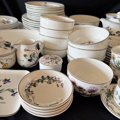 Large Villeroy & Boch ‘Botanica’ Dish Set plus Two ‘French Garden’ Bowls (LR-HS)