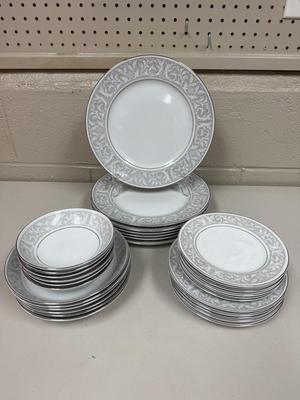 31pc Mikasa China Winthrop #5401