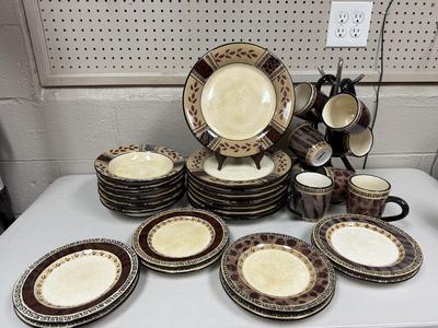 30pc Sakura “Wildlife” Dinnerware