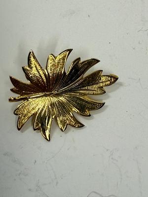 Sale Photo Thumbnail #279: Approx. 1.5" long, great condition.