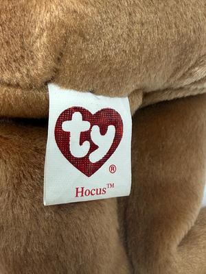 Sale Photo Thumbnail #442: In good condition. One devil is missing it;s ear tag.