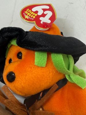 Sale Photo Thumbnail #437: In good condition. One devil is missing it;s ear tag.