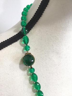 Beautiful Vintage Faux Glass Necklace