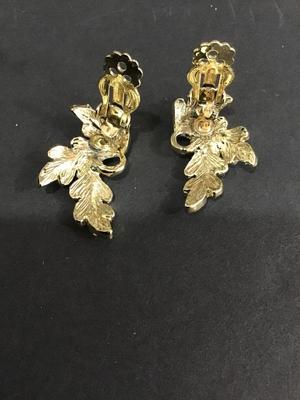Vintage Gold Tone clip on fashion Earrings
