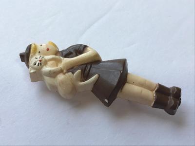 Vintage Brownie pin
