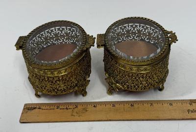 Sale Photo Thumbnail #27: In good vintage condition, see photos.