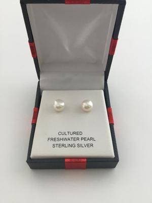 Cultured freshwater pearl Sterling silver stud earrings