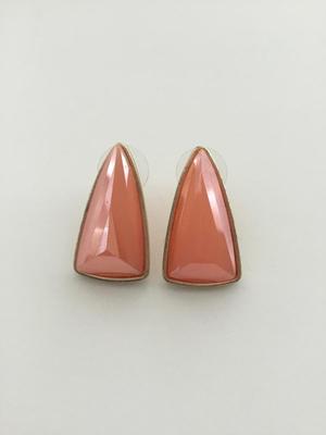 Gold tone unmarked triangle fashion earrings