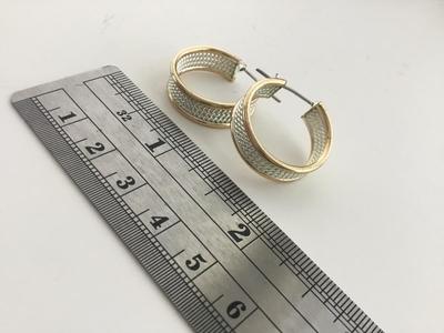 Gold tone unmarked round fashion earrings