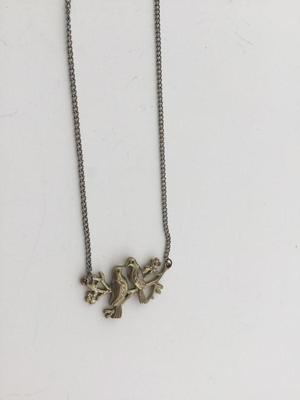 Claire’s gold tone bird necklace