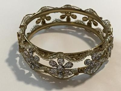 Gold Tone Bracelet Floral Sparkling