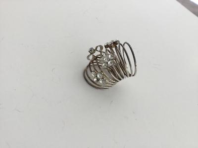 Unmarked full finger fashion ring