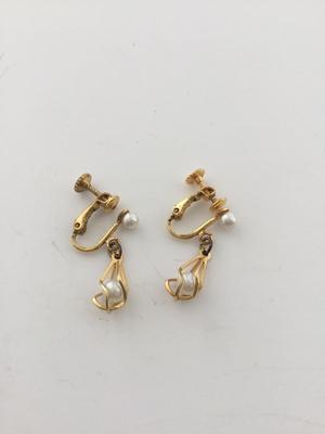 Napier gold tone screw on earrings