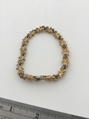 Unmarked vintage gold tone colorful shapes bracelet