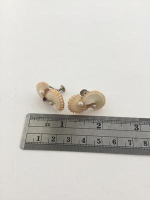 Silver tone shell screw on vintage earrings