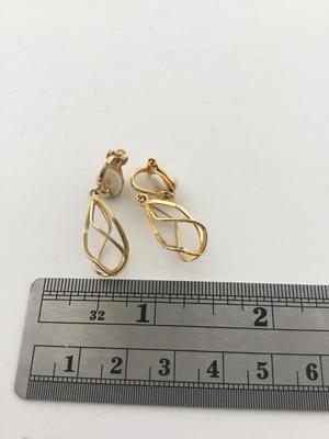 Gold tone dangle vintage clip on earrings