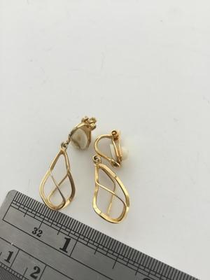 Gold tone dangle vintage clip on earrings