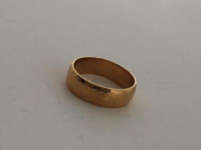 Gold tone Avon. Marked vintage ring