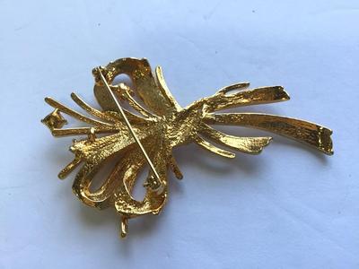 Gold Tone Rhinestone Brooch