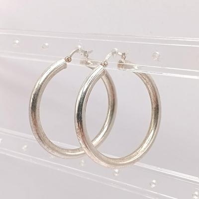 LOT 314: Sterling Clasp Carnelian or red Jade Hoop Earrings, 925 Sterling Silver Hoop Earrings, 925 Sterling Silver Toe Ring & Wood...