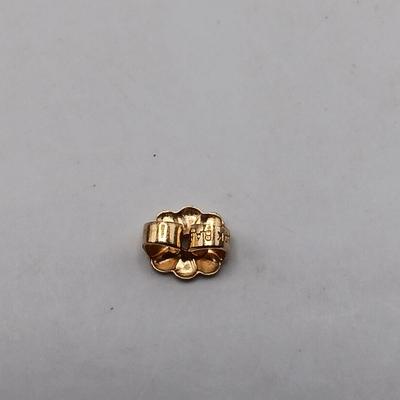 LOT 313: Gold-Tone Post Earrings with One 585/14K Back and One 14K Back