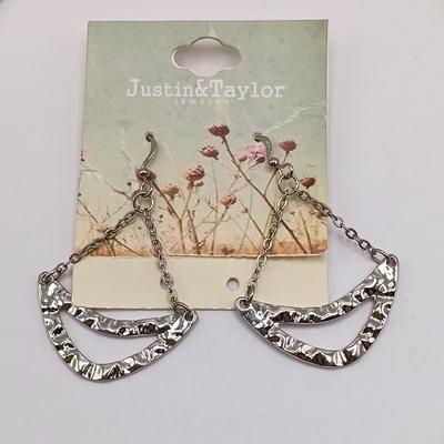 LOT 308: Justin & Taylor Silver-Tone Hammered Metal Statement Necklace and Earrings