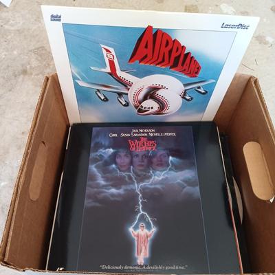 LOT 138-302: Large Collection of LaserDisc Movies - Beetlejuice, Independence Day, Mrs. Doubtfire & More