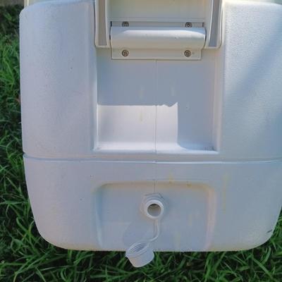 LOT 268: Igloo Polar 120 Qt Cooler