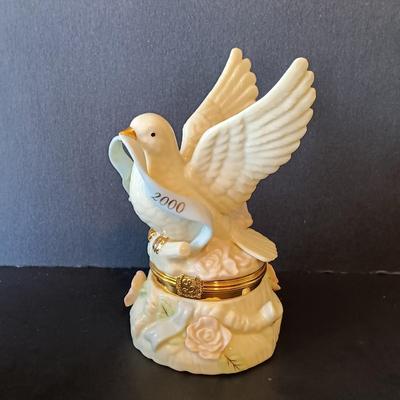 LOT 266: Easter Collection - TY Beanie Babies, Tree with Ornaments, Hand Blown Glass Ball, Metal Rabbit Dish & More