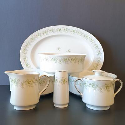 LOT 265: Johann Haviland Forever Spring Serving Dishes