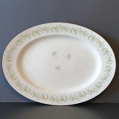 LOT 265: Johann Haviland Forever Spring Serving Dishes