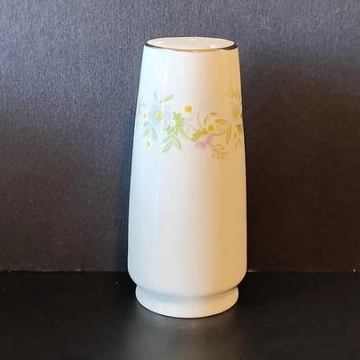 LOT 265: Johann Haviland Forever Spring Serving Dishes