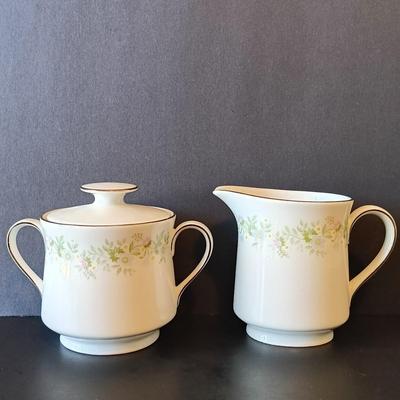 LOT 265: Johann Haviland Forever Spring Serving Dishes