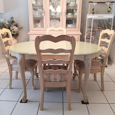 LOT 254: Vintage Dining Room Table and Chair Set - (6) Chairs Total with Leaf