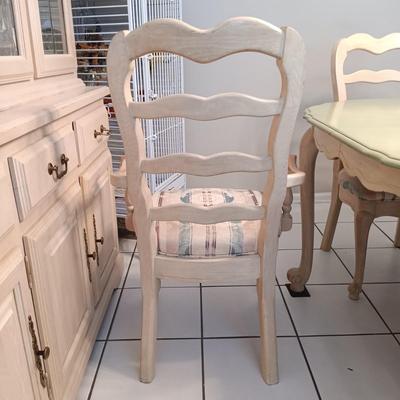 LOT 254: Vintage Dining Room Table and Chair Set - (6) Chairs Total with Leaf