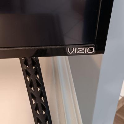 LOT 252: Vizio D50-E1 D-Series 50" Ultra HD Full-Array LED Smart TV