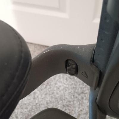 LOT 245: Herman Miller Aeron Chair