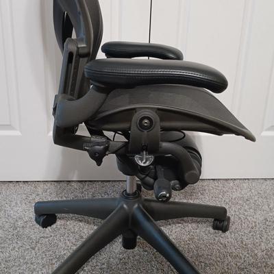 LOT 245: Herman Miller Aeron Chair