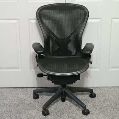 LOT 245: Herman Miller Aeron Chair