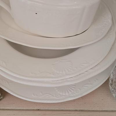 LOT 250: Mikasa Hampton Bays Bone China Dish Collectiion with Crystal Glassware
