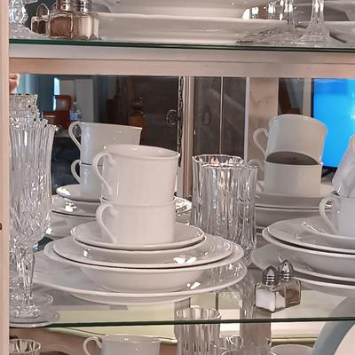 LOT 250: Mikasa Hampton Bays Bone China Dish Collectiion with Crystal Glassware