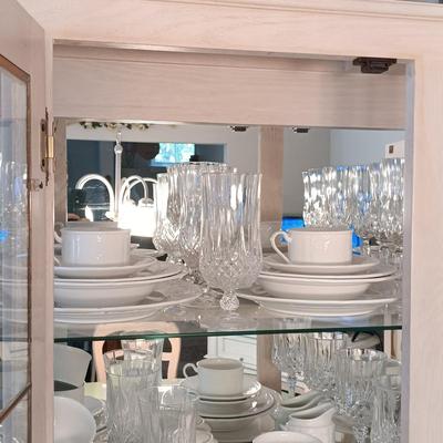 LOT 250: Mikasa Hampton Bays Bone China Dish Collectiion with Crystal Glassware