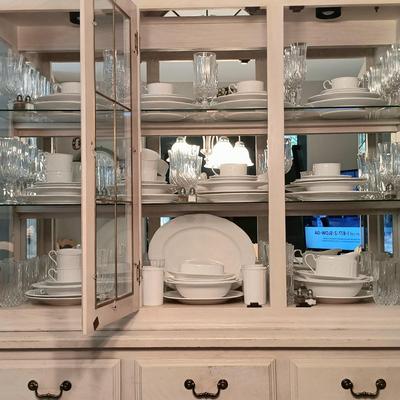 LOT 250: Mikasa Hampton Bays Bone China Dish Collectiion with Crystal Glassware