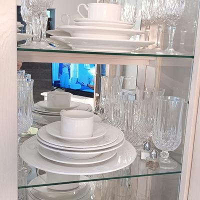 LOT 250: Mikasa Hampton Bays Bone China Dish Collectiion with Crystal Glassware