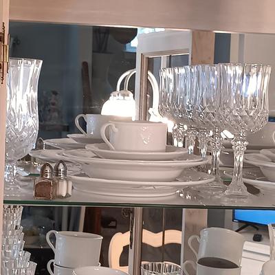 LOT 250: Mikasa Hampton Bays Bone China Dish Collectiion with Crystal Glassware